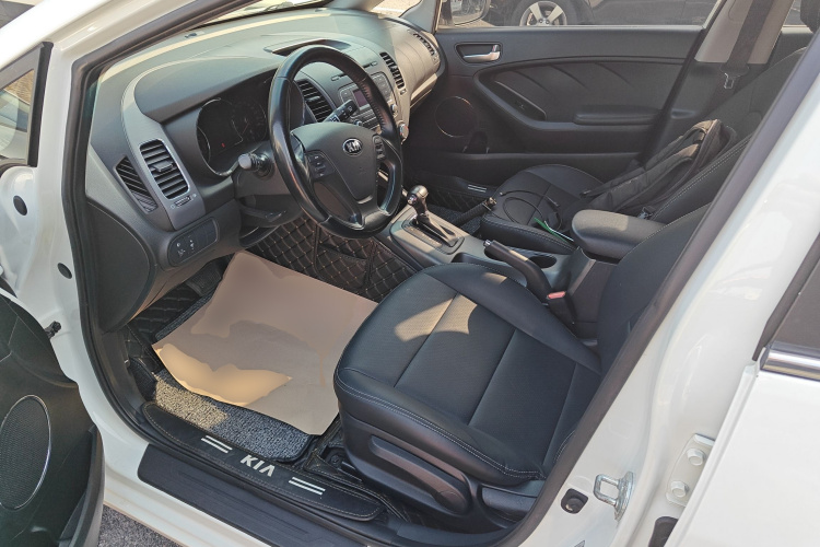 起亚K3S 2014款 1.6L 自动GLS中控内饰19