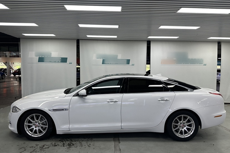 捷豹XJ 2015款  XJL 3.0 SC 两驱全景商务版车身外观6009