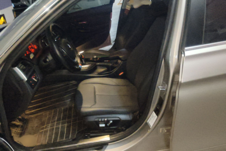 宝马3系 2017款 320Li 时尚型局部细节19