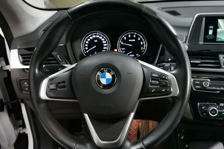 宝马X1 2018款 sDrive18Li 尊享型中控内饰7004