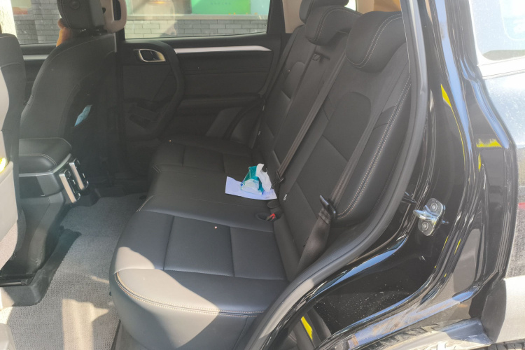 哈弗大狗 2021款 改款 2.0T DCT四驱哮天犬版中控内饰21