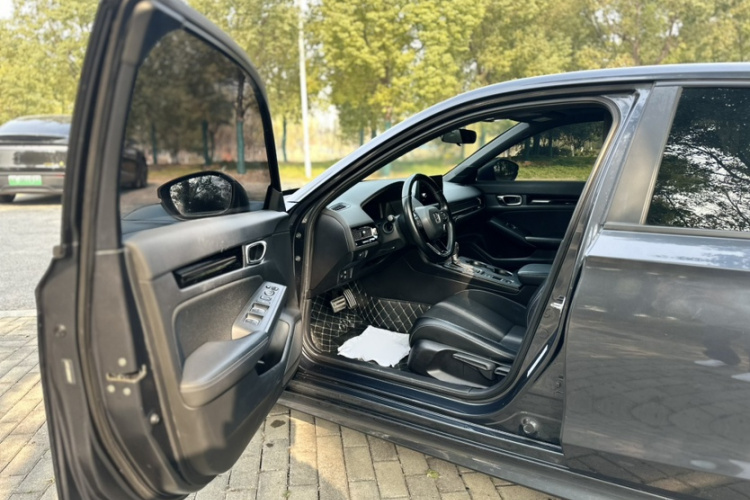 本田 思域 2022款 240TURBO CVT燃动版中控内饰7004