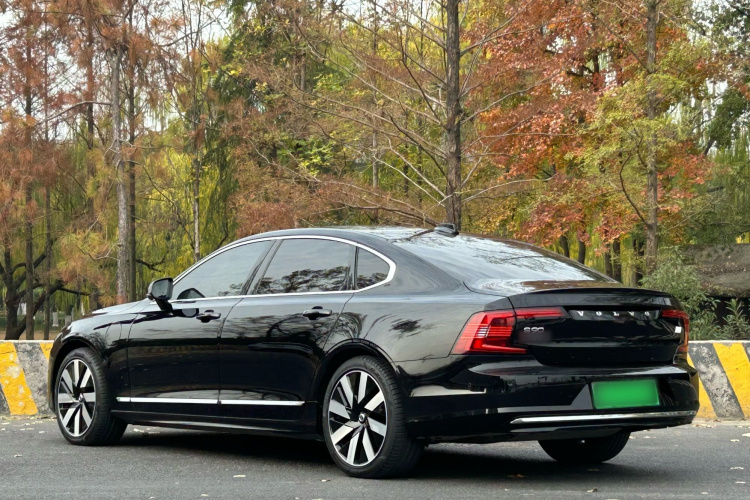 沃尔沃S90新能源 2024款 插电式混动 四驱长续航智雅豪华版车身外观6003