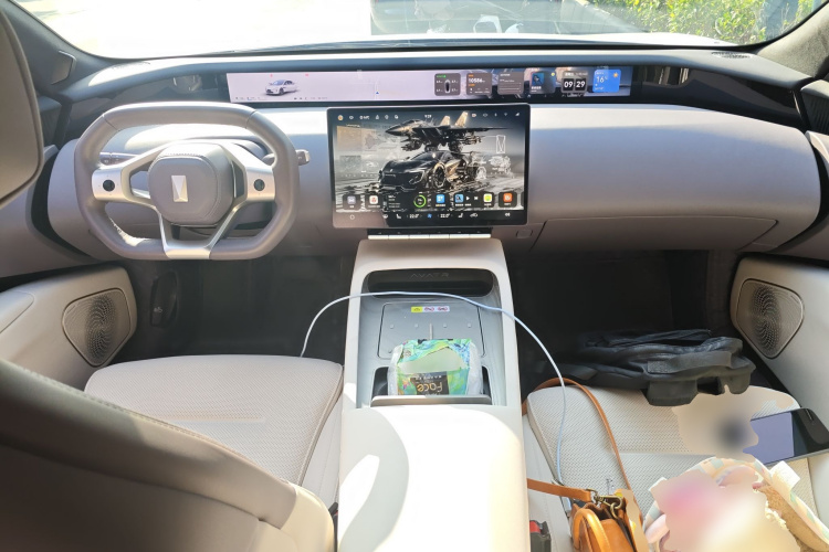 阿维塔12 2025款 Ultra增程版中控内饰12