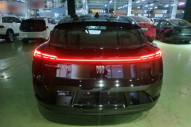 别克E4 2023款 GS版车身外观6