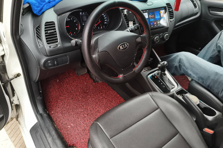 起亚K3 2016款 1.6L 自动GL中控内饰7002