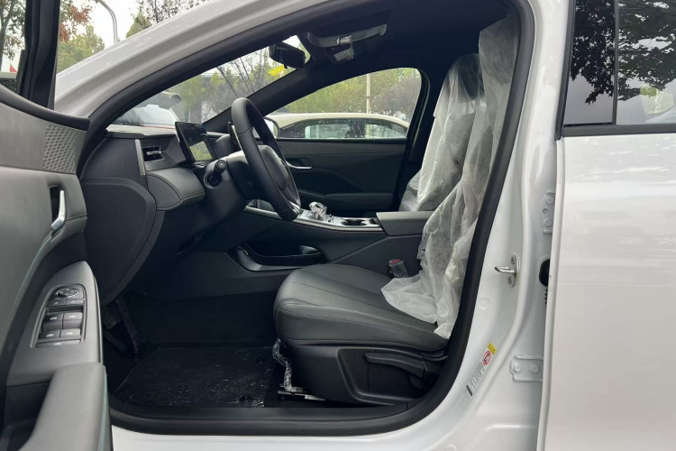 比亚迪 秦PLUS 2025款 DM-i 智驾版 55KM领先型中控内饰7005