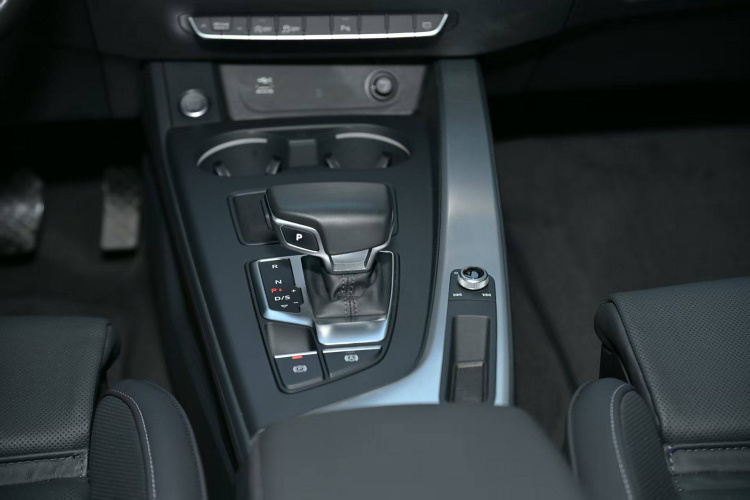 奥迪A4L 2020款 40 TFSI 时尚动感型中控内饰7004