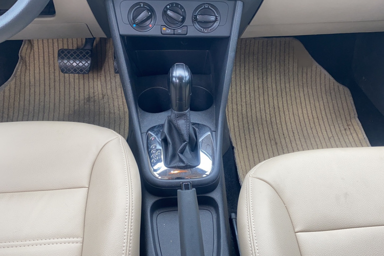 大众 Polo 2013款 1.6L 自动舒适版局部细节18