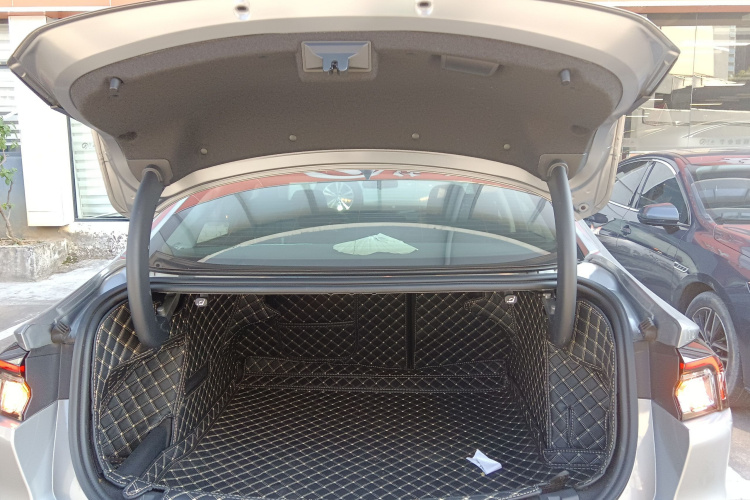 福特 蒙迪欧 2022款 改款 EcoBoost 245 时尚型机舱底盘23