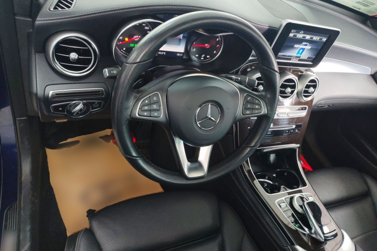 奔驰GLC 2019款 GLC 260 L 4MATIC 动感型中控内饰13