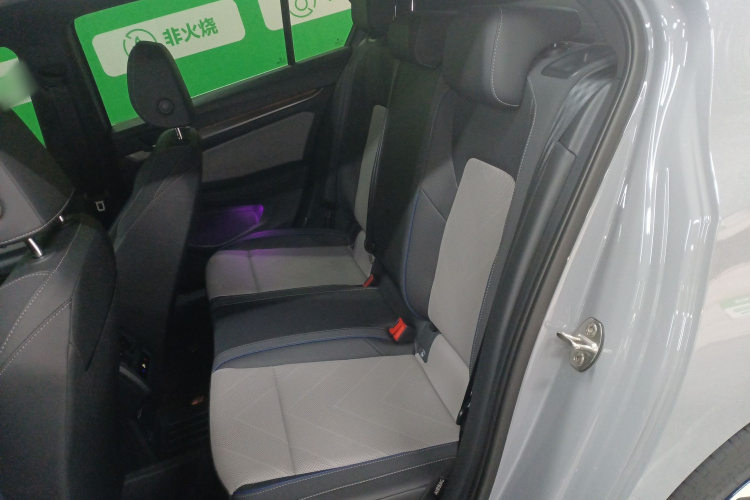 大众 高尔夫 2025款 300TSI R-Line中控内饰21