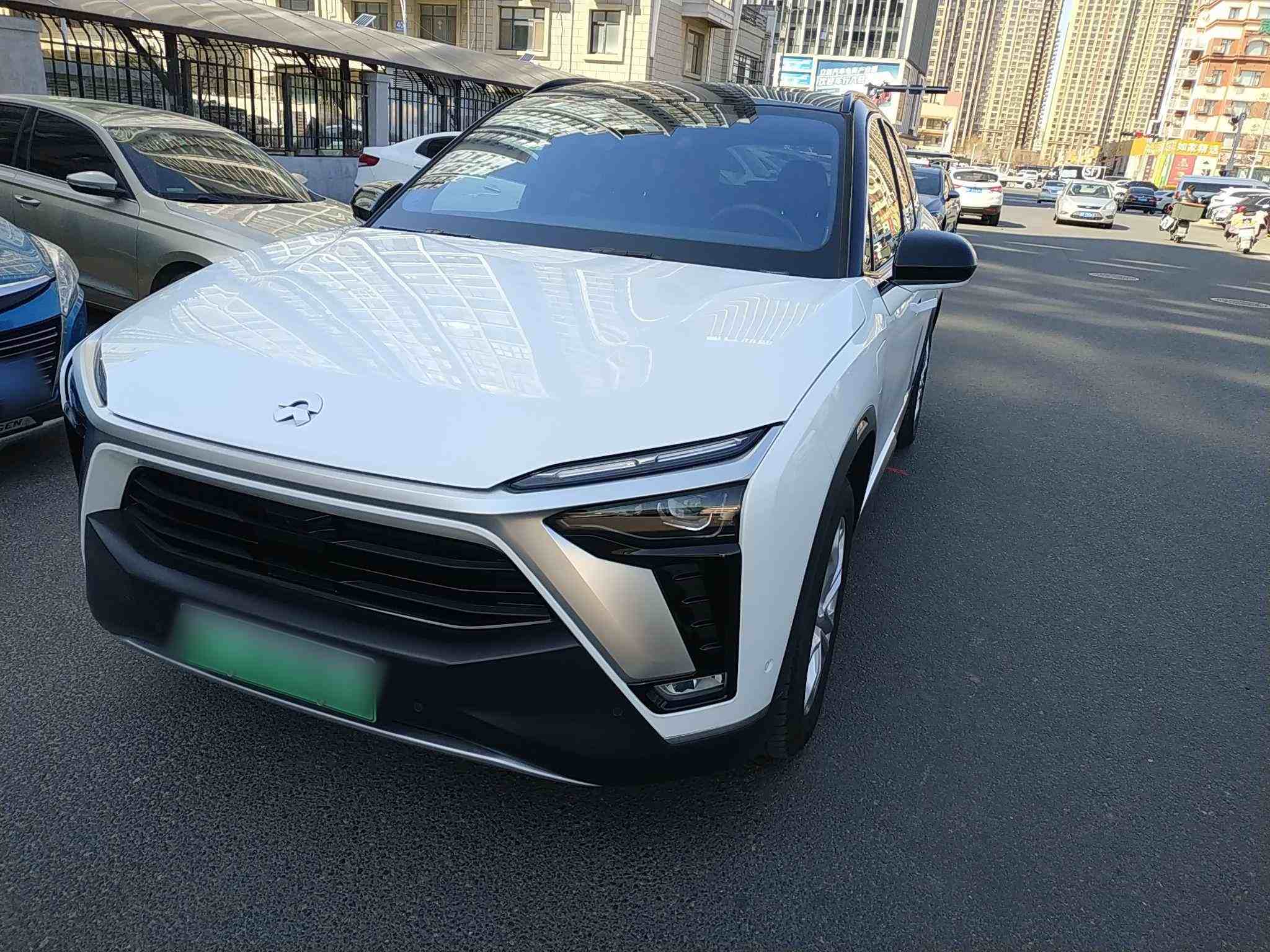 蔚来ES8 2022款 100kWh 七座版(1)