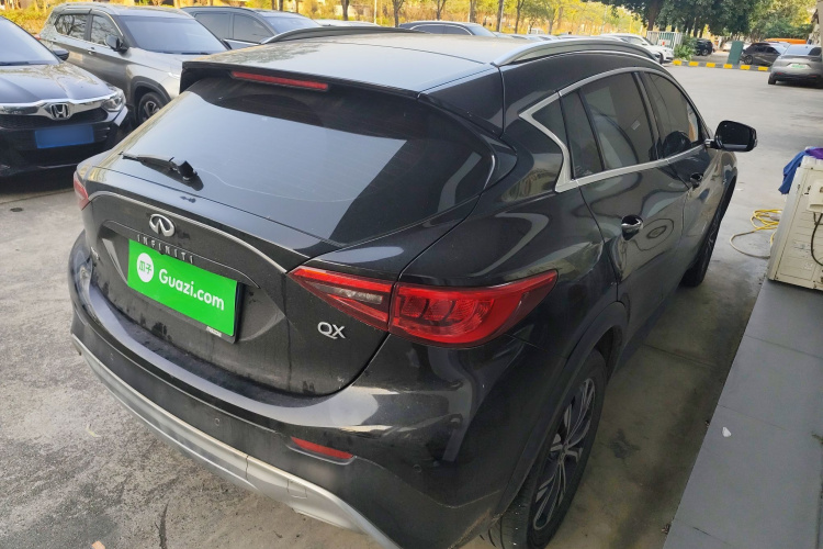 英菲尼迪QX30 2017款 2.0T 四驱运动版车身外观7