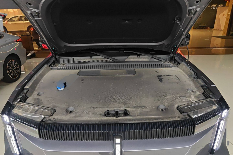 奇瑞iCAR 03 2024款 472km 四驱长续航版机舱底盘24