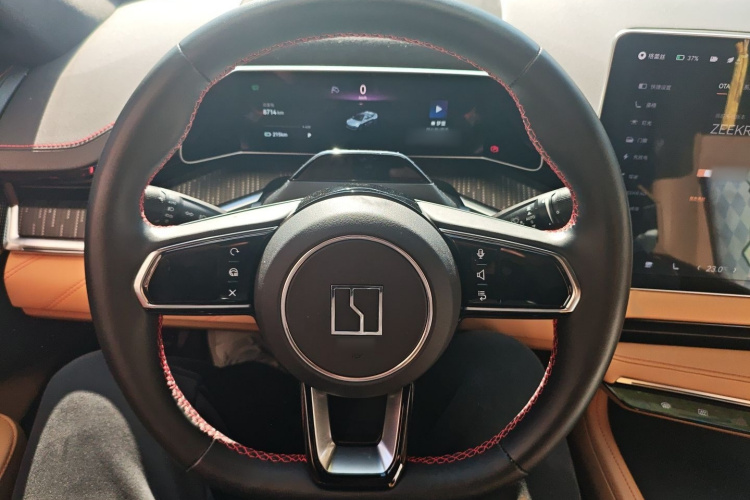 极氪001 2022款 超长续航双电机 YOU版局部细节13