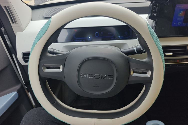 吉利银河 2024款 熊猫mini 200km 耐力熊中控内饰13