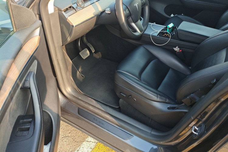 特斯拉 Model Y 2023款 后轮驱动版中控内饰20