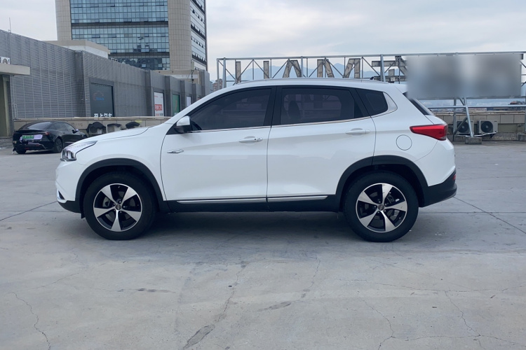 奇瑞 瑞虎7 2016款 2.0L CVT耀臻版车身外观6007