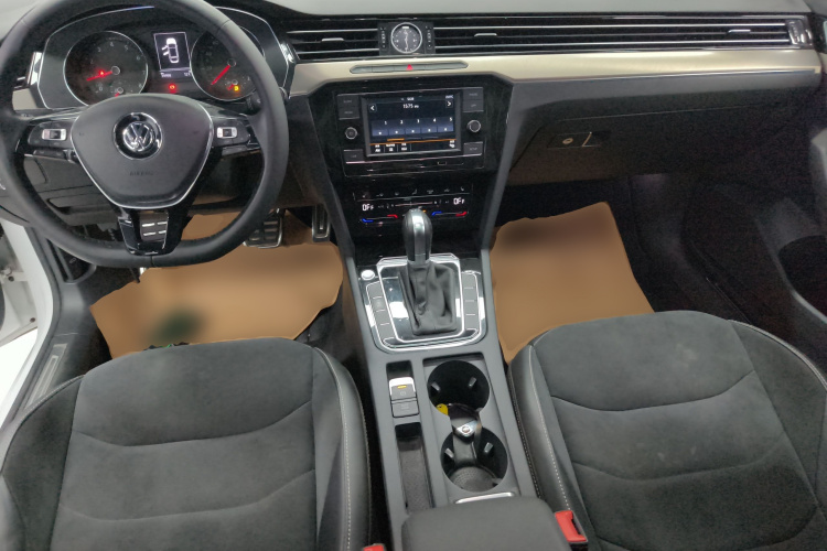 一汽-大众CC 2020款 330TSI 华颜版 国VI中控内饰7002