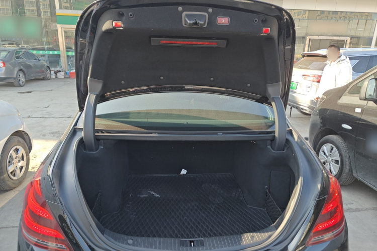 奔驰S级 2019款 S 320 L机舱底盘23
