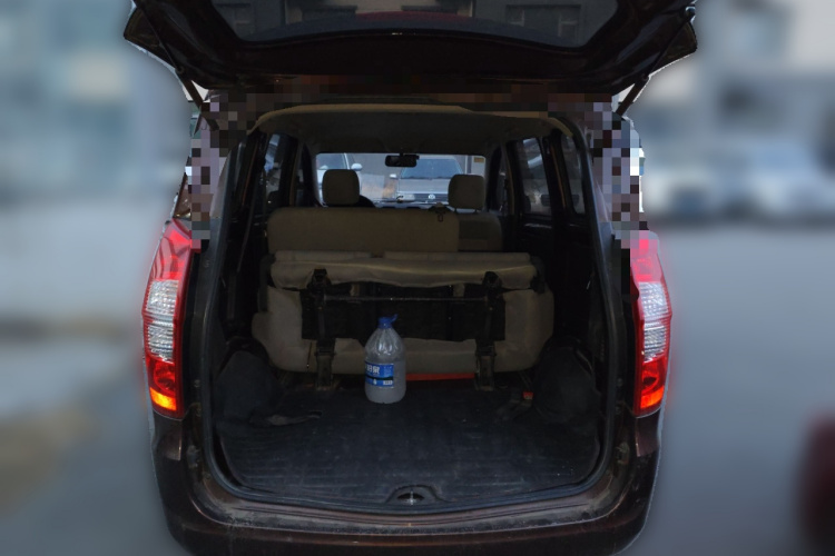 五菱汽车 五菱宏光 2015款 1.5L S 基本型国V中控内饰23