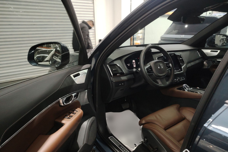 沃尔沃XC90新能源 2025款 T8 智尊豪华版 7座中控内饰7003