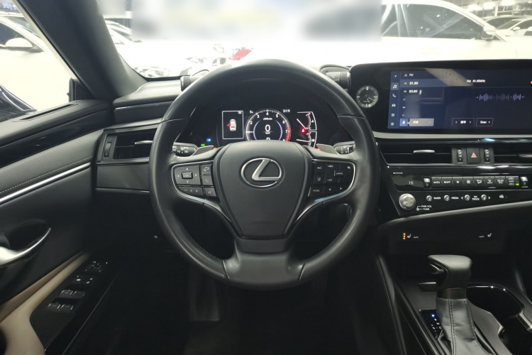 雷克萨斯ES 2023款 260 卓越版中控内饰13