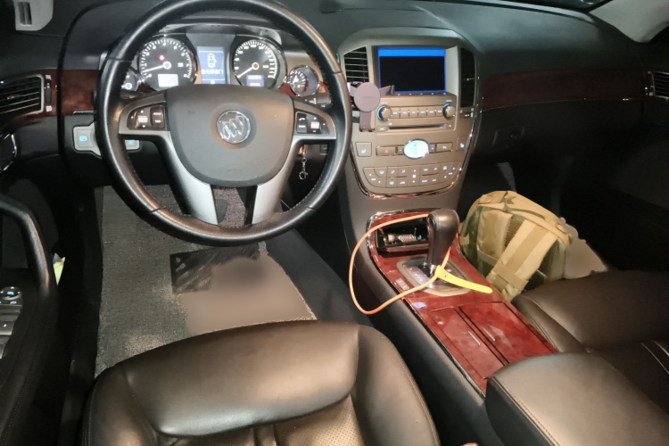 别克 林荫大道 2011款 博鳌论坛纪念版中控内饰7002