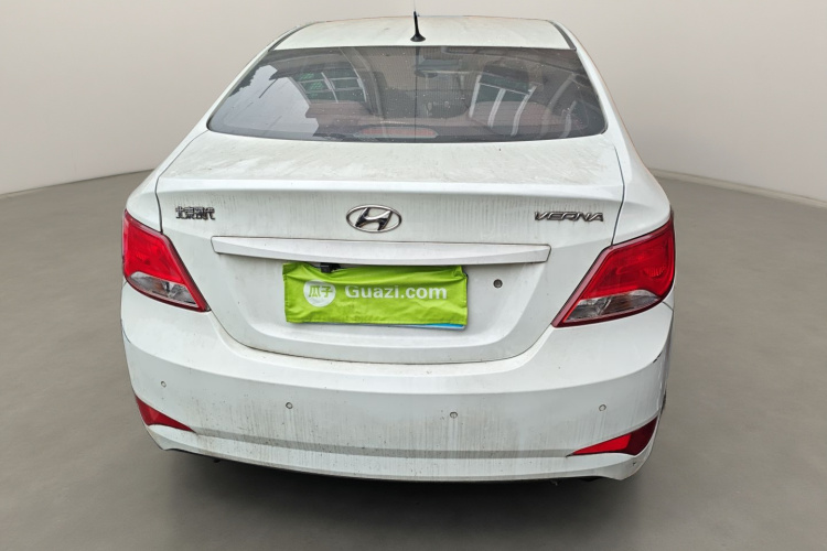 现代 瑞纳 2014款 1.4L 手动智能型GLS车身外观6