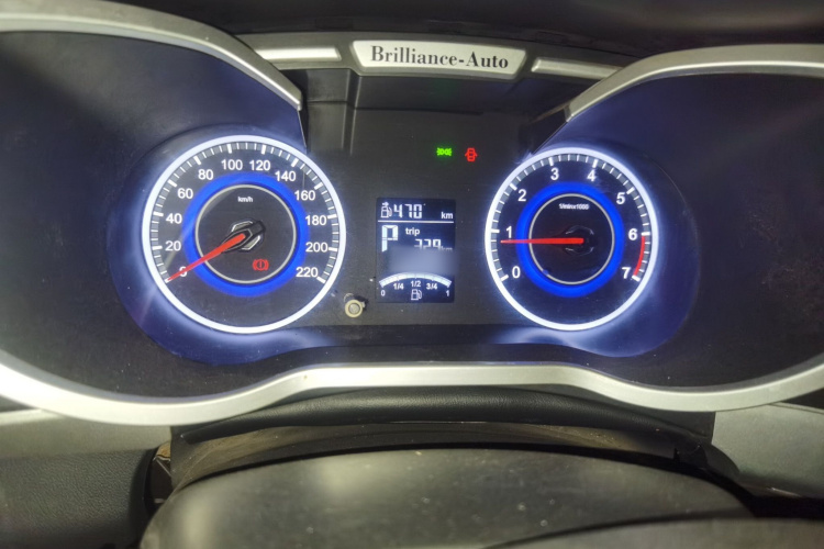 中华V3 2015款 1.5L 自动舒适型局部细节14