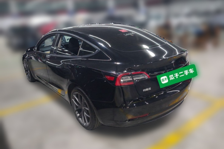 特斯拉 Model 3 2022款 后轮驱动版车身外观5