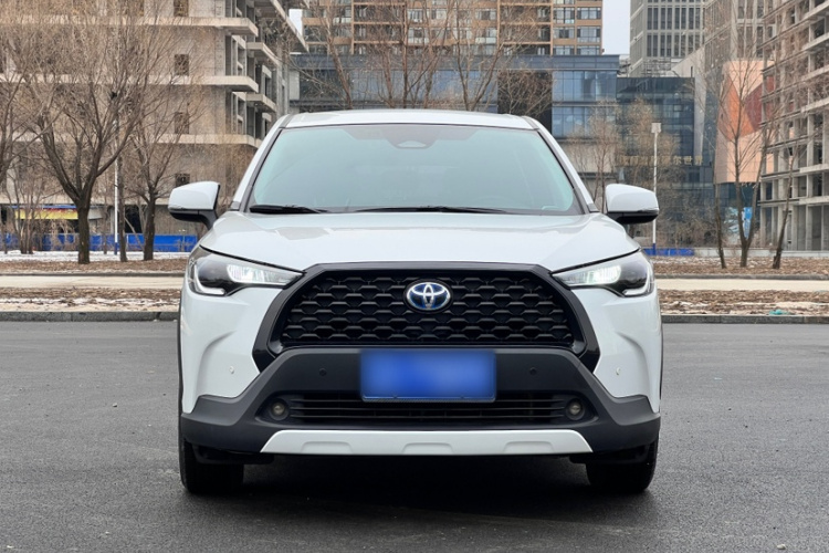 丰田 卡罗拉锐放 2023款 双擎 2.0L 先锋版车身外观6004