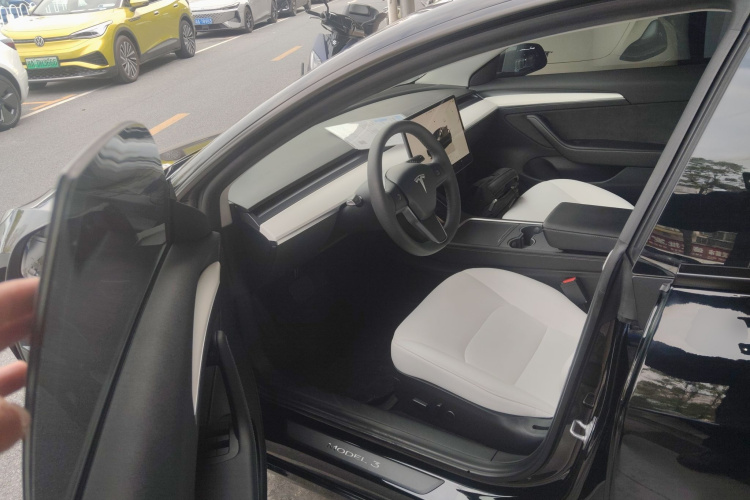 特斯拉 Model 3 2022款 后轮驱动版中控内饰20