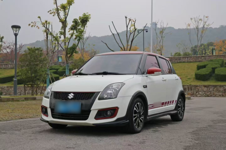 铃木 雨燕 2016款 1.5L 自动时尚型酷玩版车身外观1