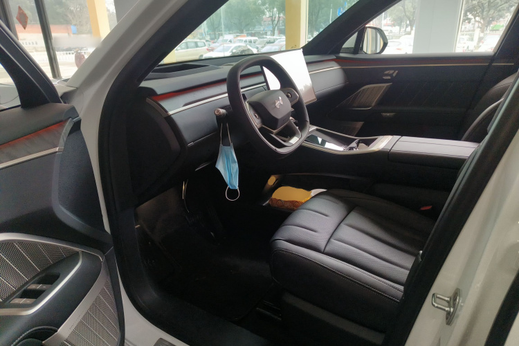 乐道L90 2025款 Ultra 六座版中控内饰7003