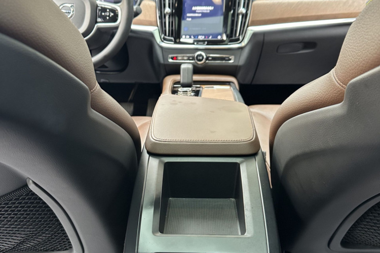 沃尔沃S90 2023款 B5 智逸豪华版局部细节9004