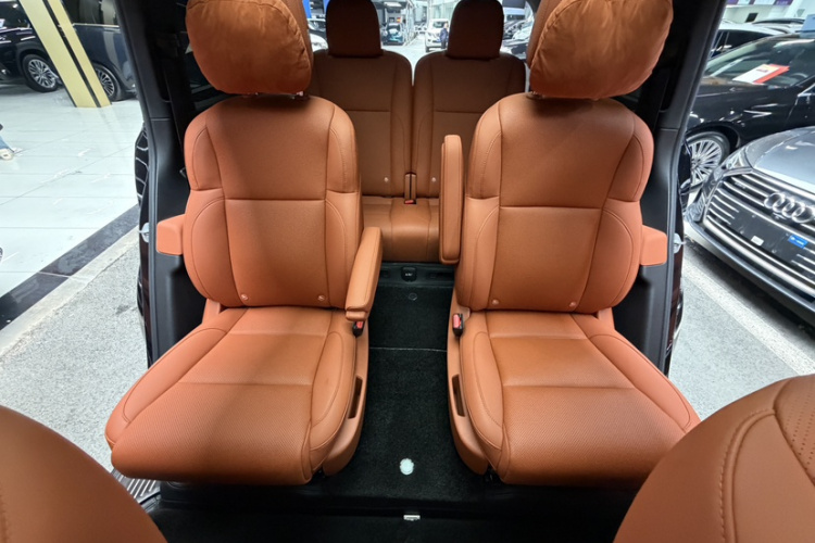 理想汽车 理想L8 2023款 Pro中控内饰7004