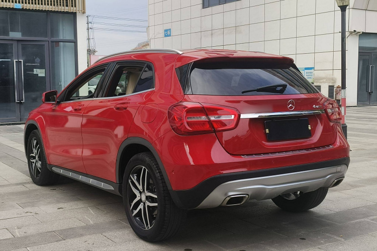 奔驰GLA 2016款 GLA 220 4MATIC 时尚型车身外观6006