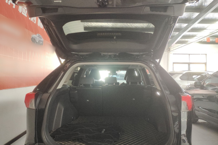 丰田 RAV4荣放 2023款 2.0L CVT两驱风尚Plus版机舱底盘23
