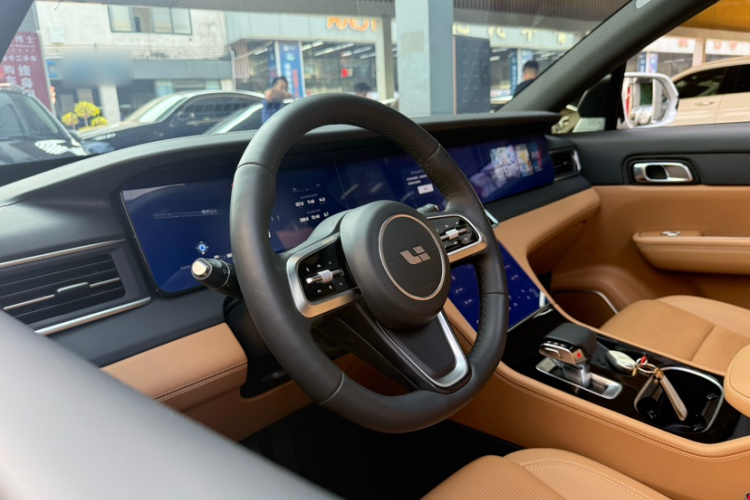 理想汽车 理想ONE 2021款 增程6座版中控内饰7004