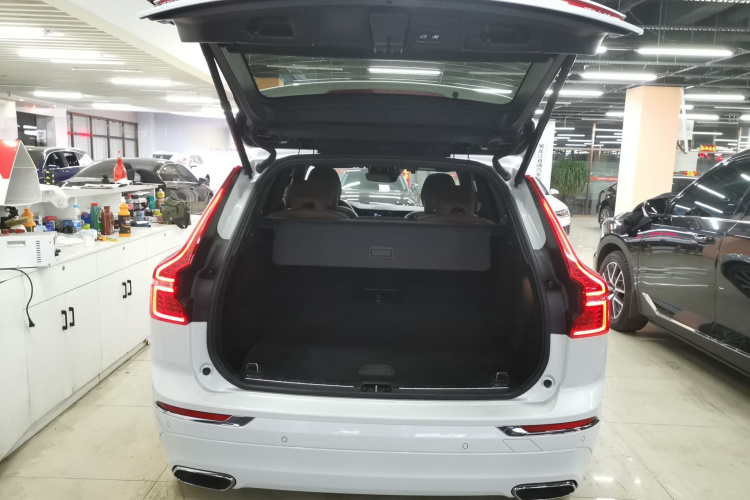 沃尔沃XC60 2021款 T5 四驱智远豪华版机舱底盘23