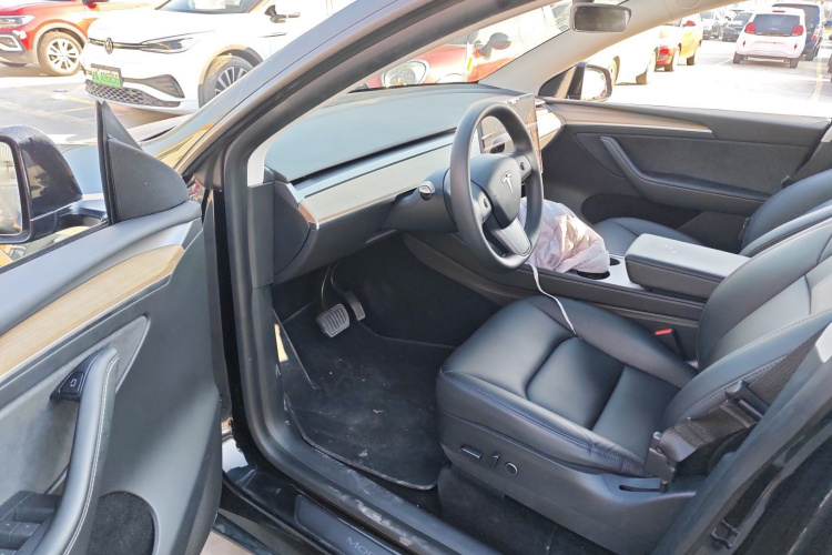 特斯拉 Model Y 2021款 标准续航后驱版中控内饰20