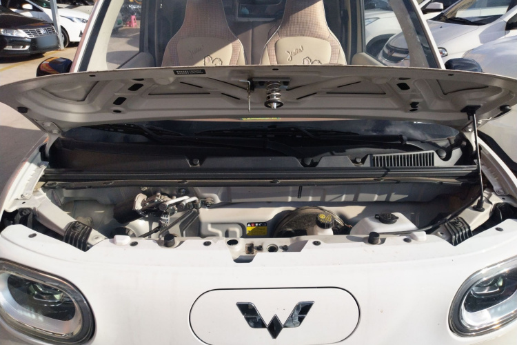 五菱汽车 宏光MINIEV 2024款 第三代 215km 青春版机舱底盘24