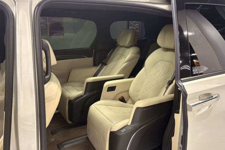 别克GL8 2022款 ES陆尊 653T 旗舰型中控内饰7003