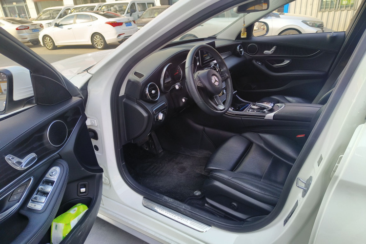 奔驰C级 2016款 C 180 L 运动型中控内饰7003