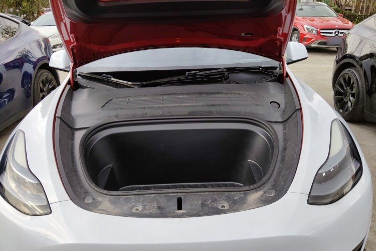 特斯拉 Model Y 2022款 改款 后轮驱动版机舱底盘24