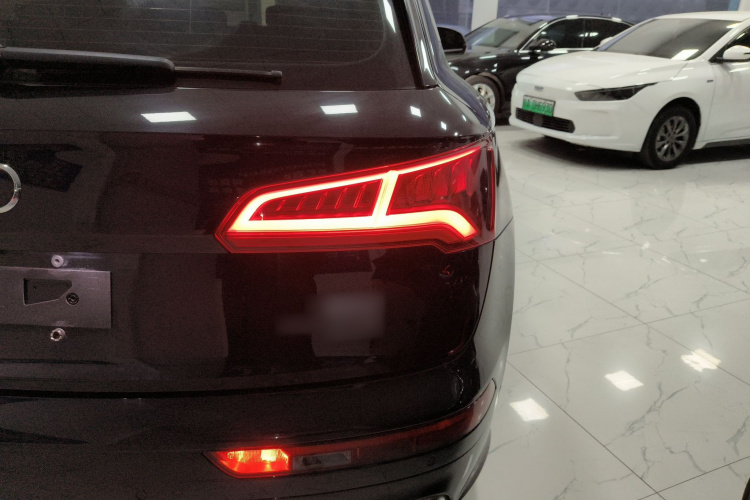 奥迪Q5L 2018款 40 TFSI 荣享时尚型 国V车身外观9