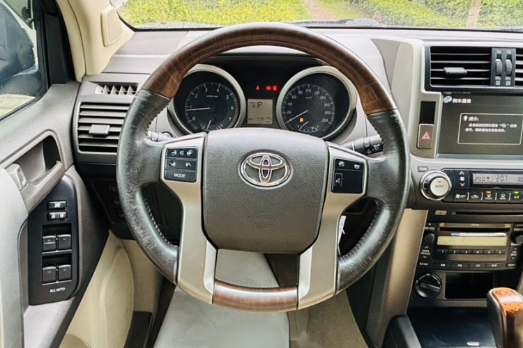 丰田 普拉多（平行进口）中控内饰7005