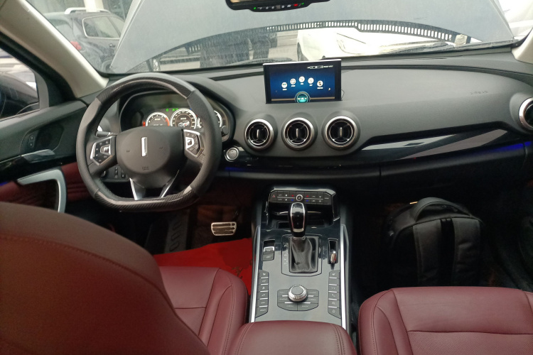 魏牌 VV7 2017款 2.0T 旗舰型中控内饰12